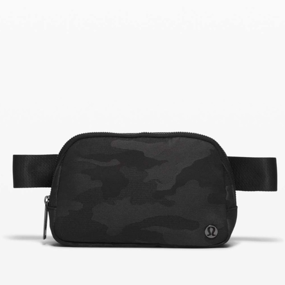 Lululemon Everywhere Belt Bag Black Camouflage